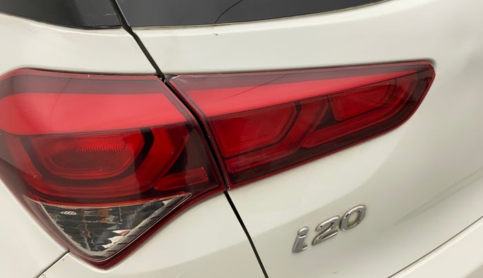 2017 Hyundai Elite i20 ASTA 1.2 (O), CNG, Manual, 67,984 km, Left tail light - Minor damage