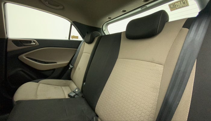 2017 Hyundai Elite i20 ASTA 1.2 (O), CNG, Manual, 67,984 km, Right Side Rear Door Cabin