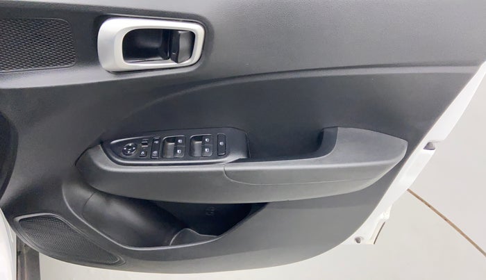 2020 Hyundai VENUE SX 1.0 GDI IMT, Petrol, Manual, 18,230 km, Driver Side Door Panels Control