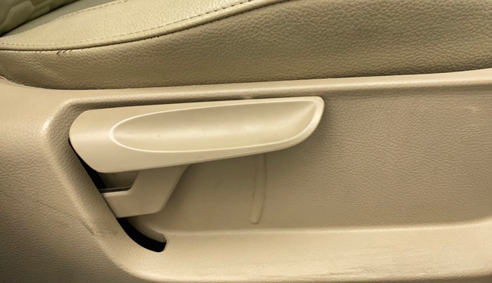 2017 Volkswagen Ameo HIGHLINE1.2L, Petrol, Manual, 51,689 km, Driver Side Adjustment Panel