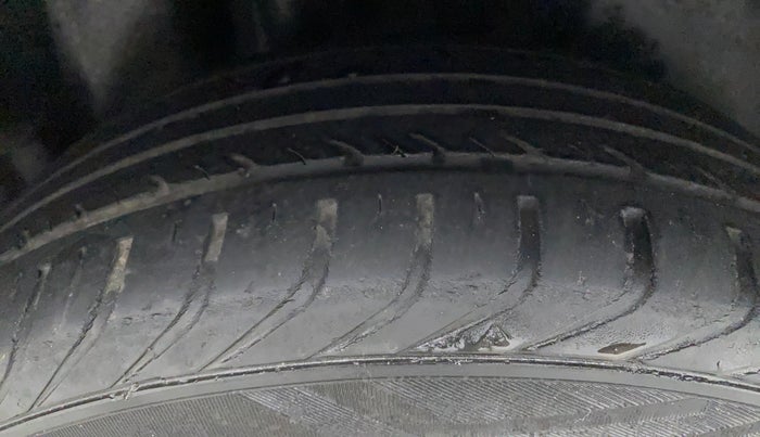 2017 Volkswagen Ameo HIGHLINE1.2L, Petrol, Manual, 51,689 km, Right Rear Tyre Tread