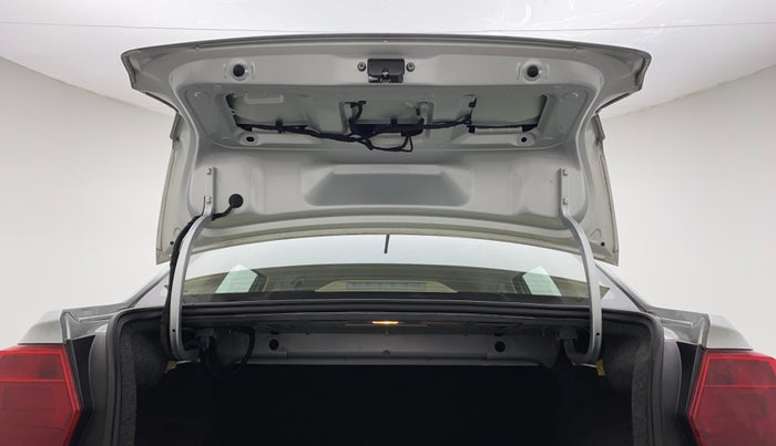 2017 Volkswagen Ameo HIGHLINE1.2L, Petrol, Manual, 51,689 km, Boot Door Open