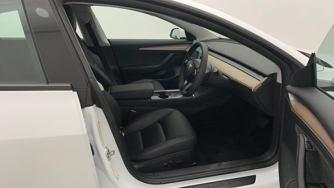 2021 Tesla Model 3 Standard Range Plus RWD, Automatic, 67498 km, Right Side Front Door Cabin View