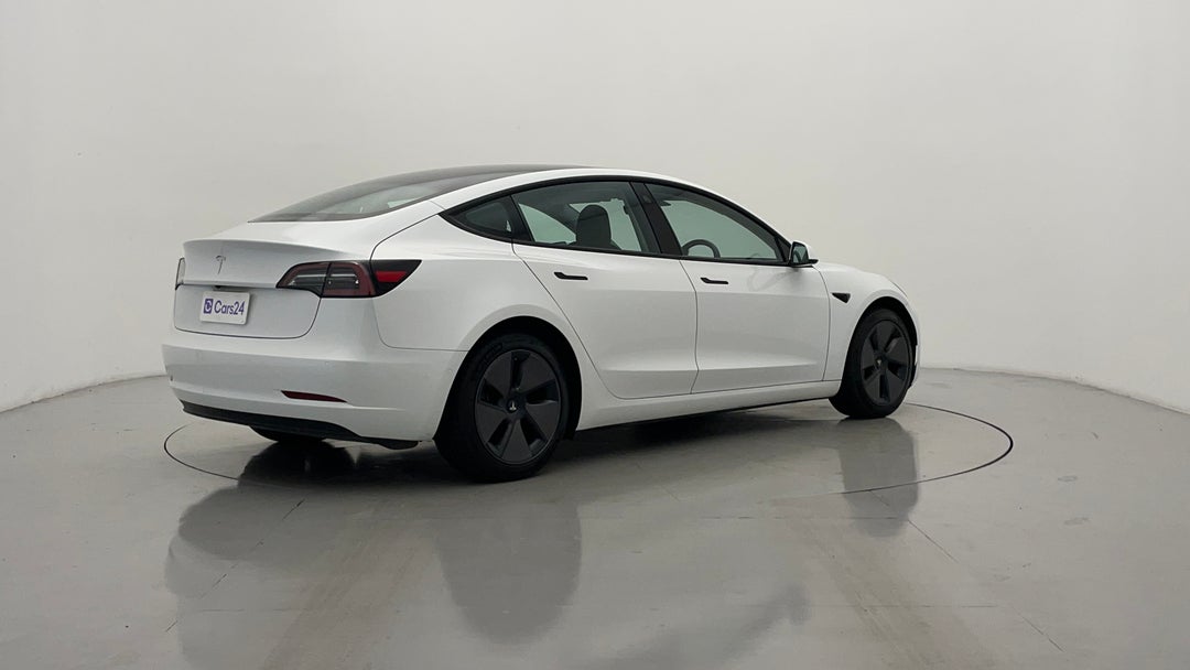 2021 Tesla Model 3 Standard Range Plus RWD, Automatic, 67498 km, Right Back Diagonal (45- Degree) View