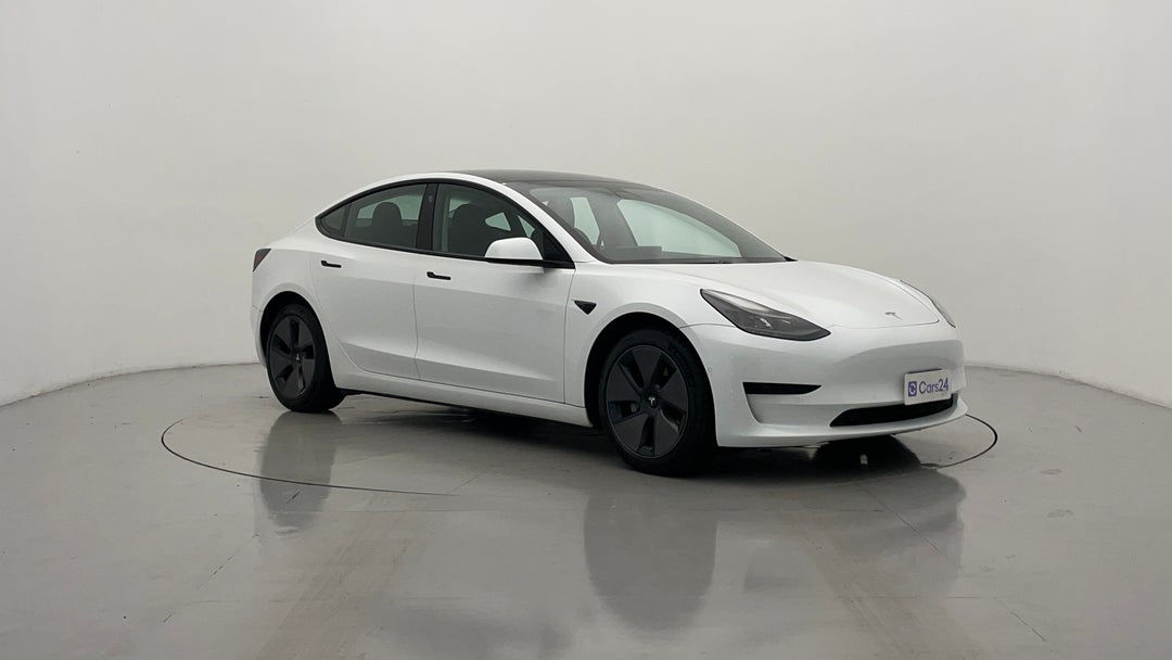 2021 Tesla Model 3 Standard Range Plus RWD, Automatic, 67498 km, Right Front Diagonal (45- Degree) View