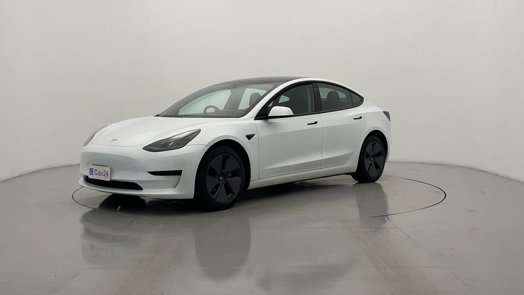 2021 Tesla Model 3 Standard Range Plus RWD, Automatic, 67498 km, Left Front Diagonal (45- Degree) View