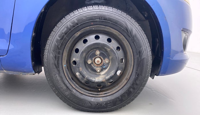 2014 Maruti Swift VXI D, Petrol, Manual, 56,441 km, Right Front Wheel