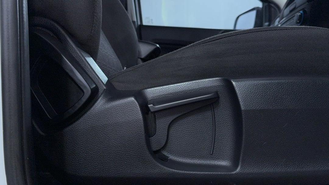 2022 Ford Ranger Xl 3.2 (4x4), Automatic, 51428 km, Drivers Side Adjustment Panel