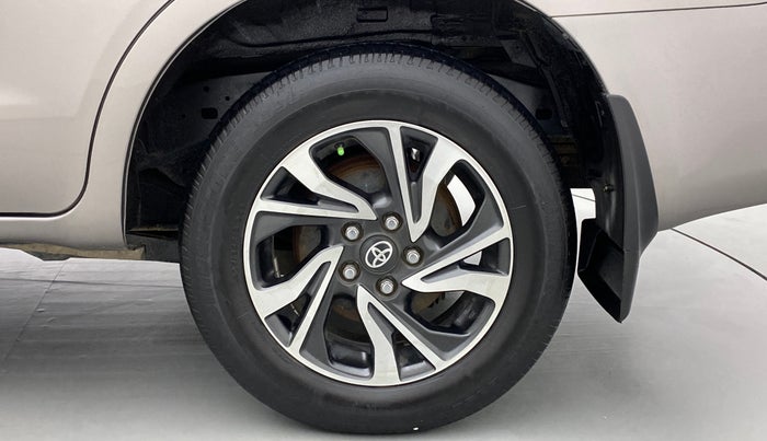 2021 Toyota Innova Crysta 2.4 VX 7 STR, Diesel, Manual, 17,721 km, Left Rear Wheel