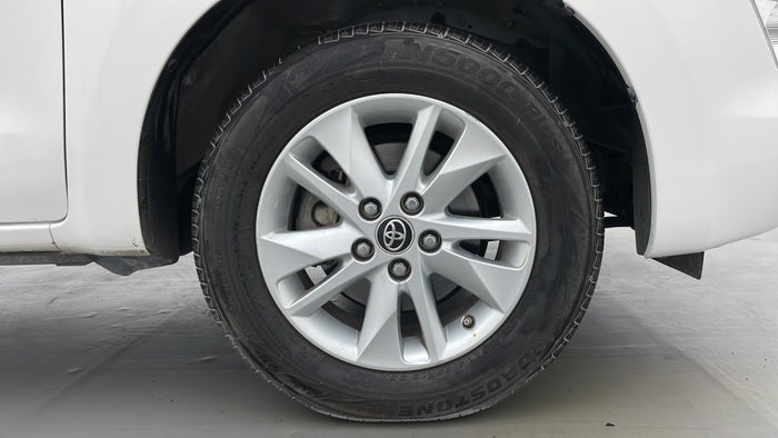 TOYOTA INNOVA-Right Front Tyre