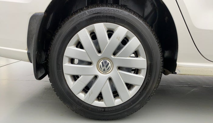 2016 Volkswagen Vento COMFORTLINE 1.2 TSI AT, Petrol, Automatic, 30,863 km, Right Rear Wheel