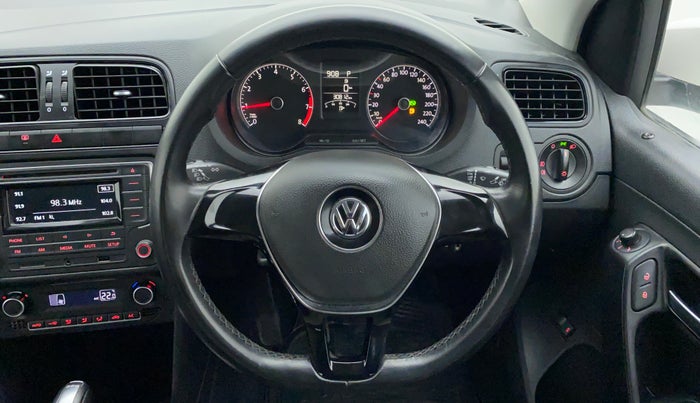 2016 Volkswagen Vento COMFORTLINE 1.2 TSI AT, Petrol, Automatic, 30,863 km, Steering Wheel Close Up