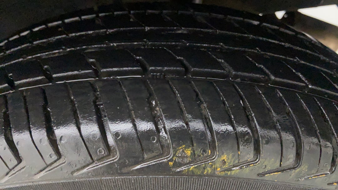 Left Front Tyre Tread