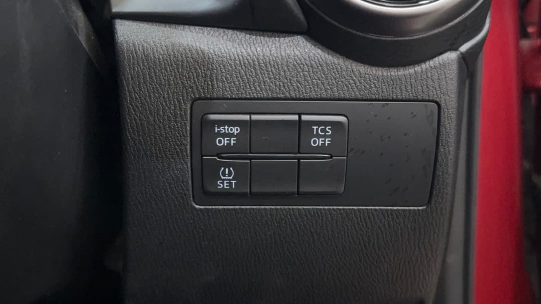 2019 Mazda CX-3 Maxx Sport (FWD), Manual, 80546 km, Utility Switches/Buttons