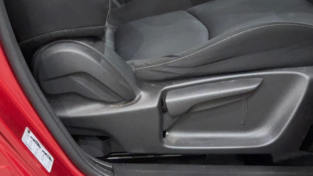 2019 Mazda CX-3 Maxx Sport (FWD), Manual, 80546 km, Drivers Side Adjustment Panel