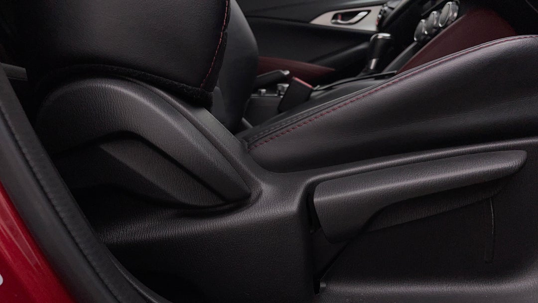 2018 Mazda CX-3 S Touring (fwd), Automatic, 57563 km, Drivers Side Adjustment Panel