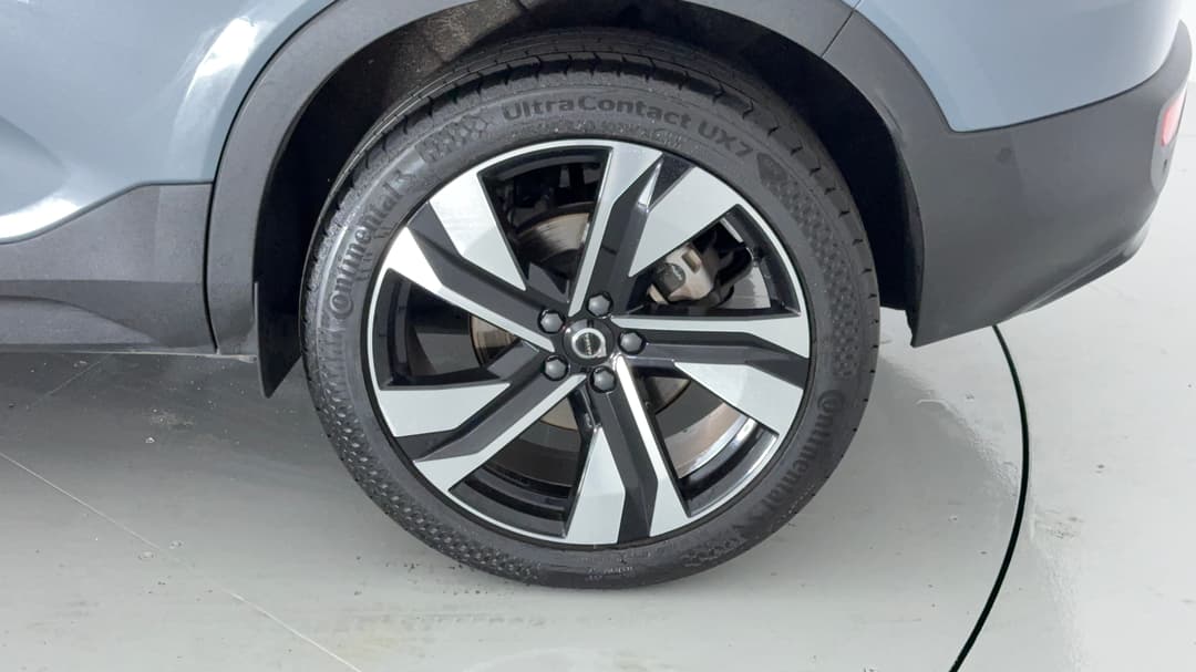 2022 Volvo Xc40 Ultimate B5 Dark Mhev, Automatic, 52815 km, Left Rear Wheel