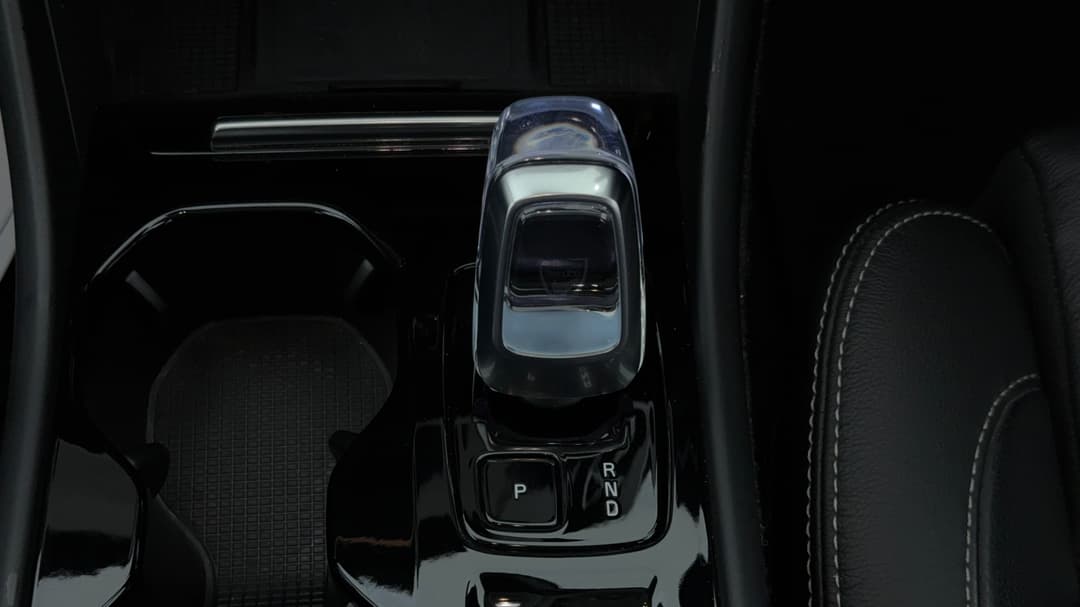 2022 Volvo Xc40 Ultimate B5 Dark Mhev, Automatic, 52815 km, Gear Lever 