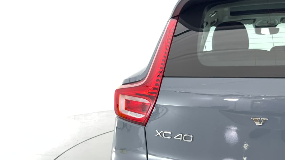 2022 Volvo Xc40 Ultimate B5 Dark Mhev, Automatic, 52815 km, Badge (Boot Left Side)