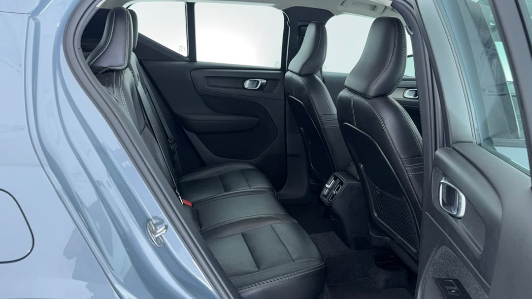 2022 Volvo Xc40 Ultimate B5 Dark Mhev, Automatic, 52815 km, Right Side Rear Door Cabin View