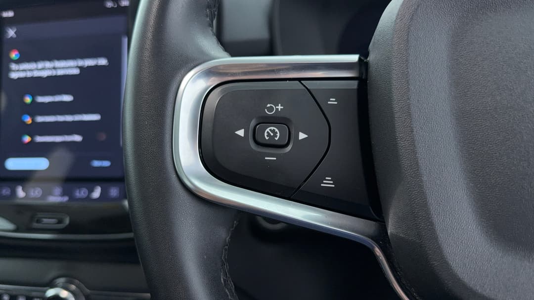 2022 Volvo Xc40 Ultimate B5 Dark Mhev, Automatic, 52815 km, Cruise Control