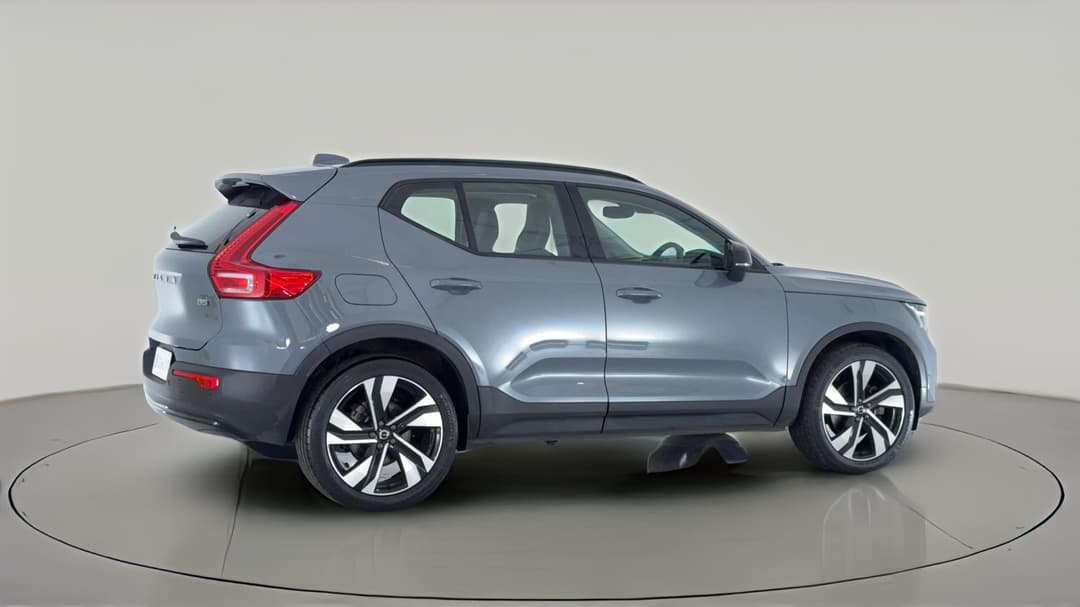 2022 Volvo Xc40 Ultimate B5 Dark Mhev, Automatic, 52815 km, Right Back Diagonal (45- Degree) View