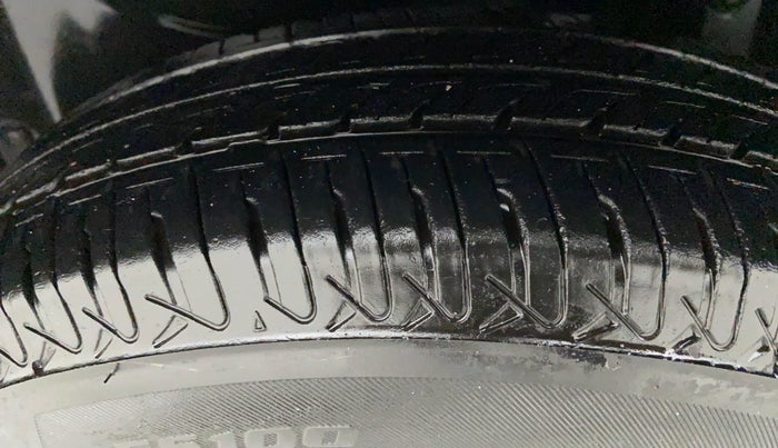 2013 Maruti Swift Dzire LDI, Diesel, Manual, 1,31,429 km, Left Rear Tyre Tread