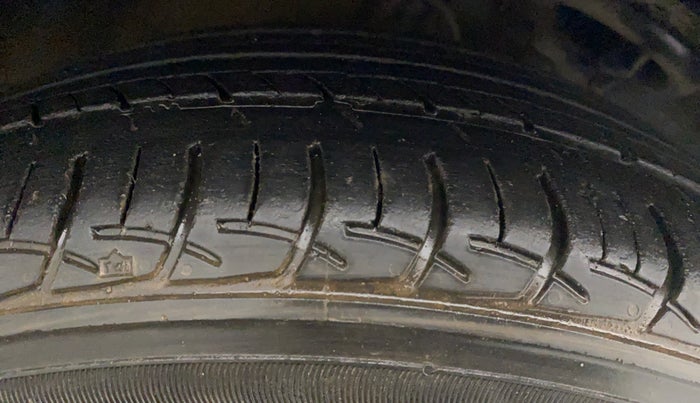 2019 Hyundai Elite i20 SPORTZ PLUS 1.2, Petrol, Manual, 27,416 km, Right Rear Tyre Tread