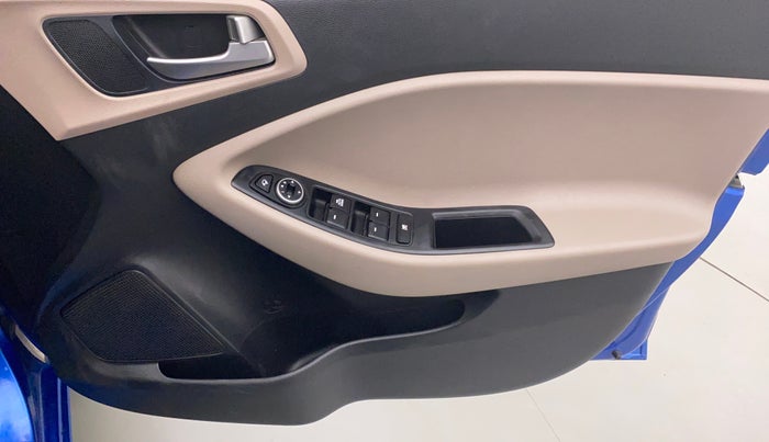 2019 Hyundai Elite i20 SPORTZ PLUS 1.2, Petrol, Manual, 27,416 km, Driver Side Door Panels Control