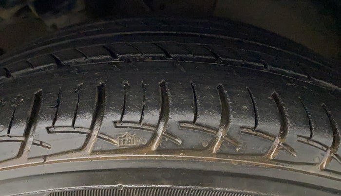 2019 Hyundai Elite i20 SPORTZ PLUS 1.2, Petrol, Manual, 27,416 km, Left Front Tyre Tread