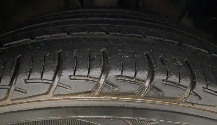 2019 Hyundai Elite i20 SPORTZ PLUS 1.2, Petrol, Manual, 27,416 km, Left Rear Tyre Tread
