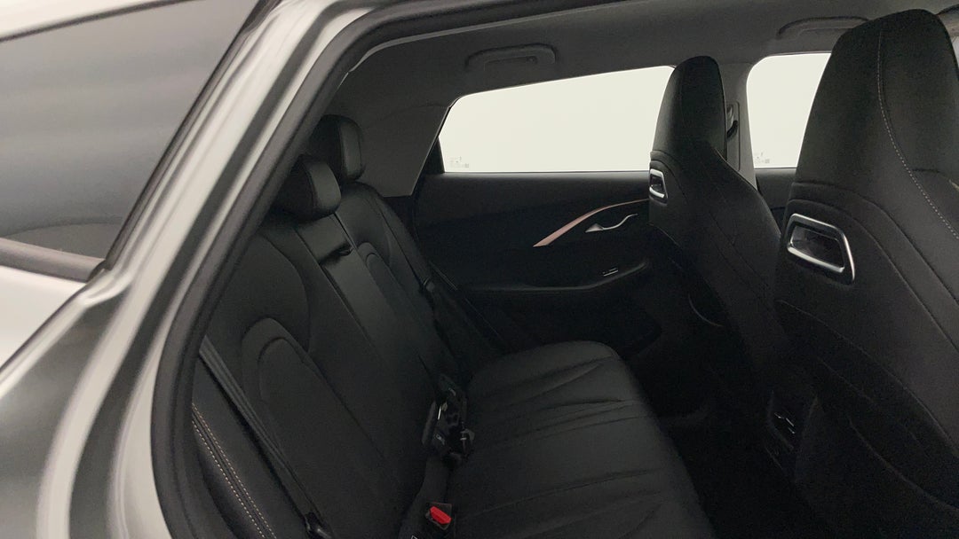 2023 Chery Omoda 5 Bx (basic Version), Automatic, 33994 km, Right Side Rear Door Cabin View