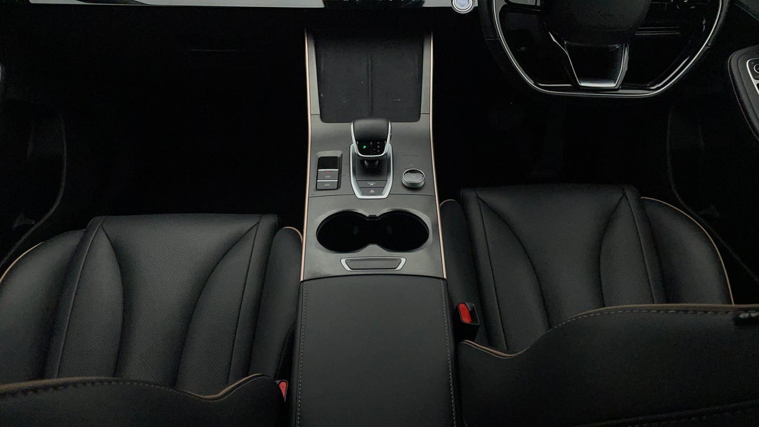 2023 Chery Omoda 5 Bx (basic Version), Automatic, 33994 km, Center Console