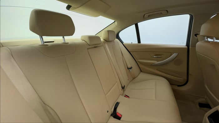 BMW 3 Series-Right Side Door Cabin View