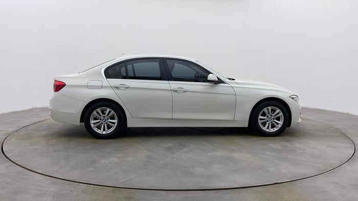 BMW 3 Series-Right Side View