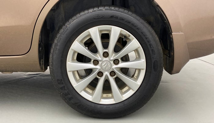 2013 Maruti Ertiga ZDI, Diesel, Manual, 54,879 km, Left Rear Wheel