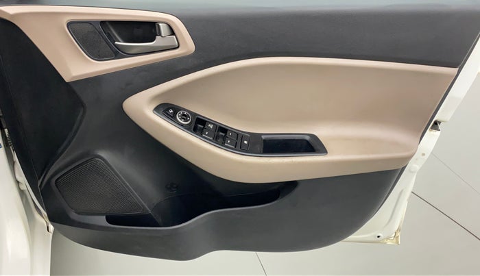2017 Hyundai Elite i20 SPORTZ 1.2, Petrol, Manual, 70,899 km, Driver Side Door Panels Control