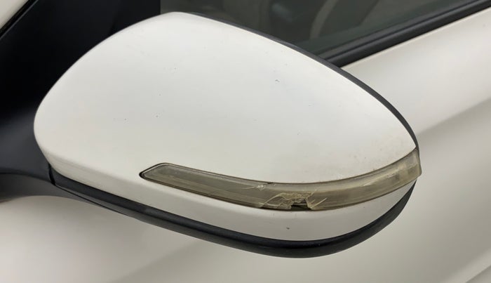 2017 Hyundai Elite i20 SPORTZ 1.2, Petrol, Manual, 70,899 km, Left rear-view mirror - Indicator light has minor damage