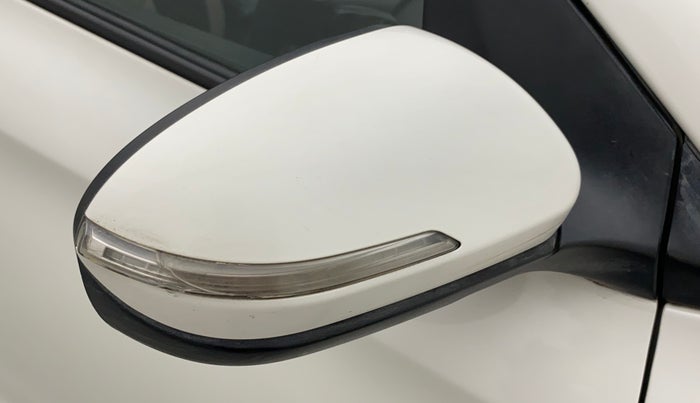 2017 Hyundai Elite i20 SPORTZ 1.2, Petrol, Manual, 70,899 km, Right rear-view mirror - Indicator light has minor damage