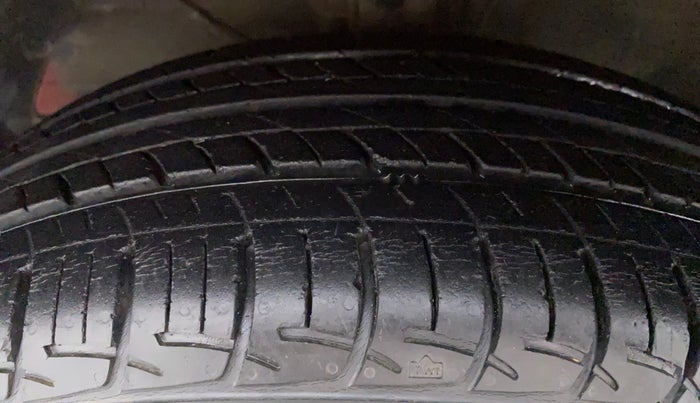 2016 Maruti Baleno DELTA 1.2 K12, Petrol, Manual, 37,045 km, Left Front Tyre Tread