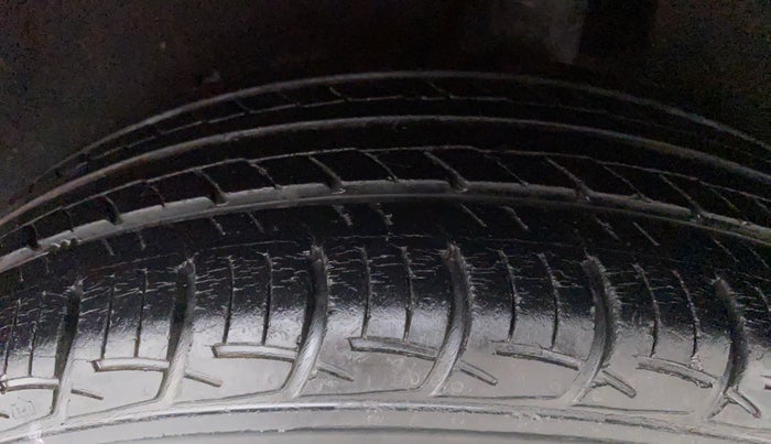 2016 Maruti Baleno DELTA 1.2 K12, Petrol, Manual, 37,045 km, Left Rear Tyre Tread