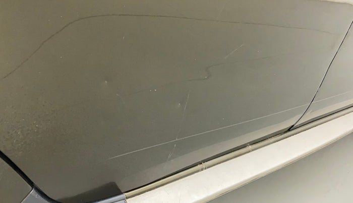 2018 Renault Duster 110 PS RXZ 4X2 AMT DIESEL, Diesel, Automatic, 75,602 km, Right rear door - Minor scratches