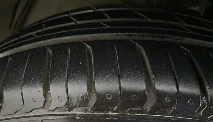 2016 Honda Jazz 1.2 V AT, Petrol, Automatic, 26,892 km, Left Front Tyre Tread