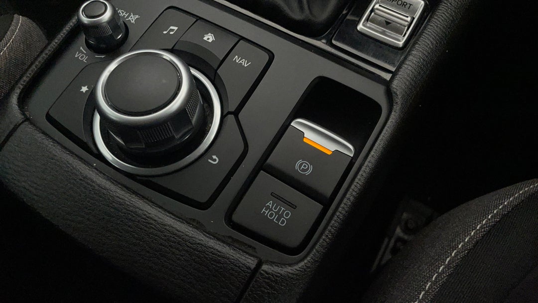 2024 Mazda CX-3 G20 Pure, Automatic, 42835 km, Handbrake