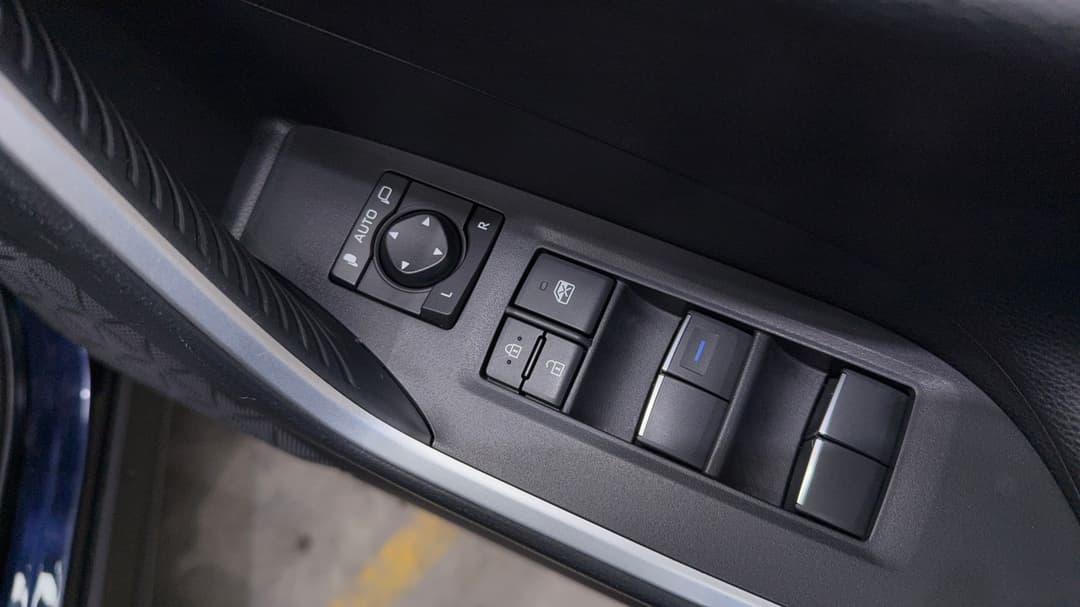 2021 Toyota RAV4 Cruiser (2WD), Automatic, 112106 km, Drivers Side Door Panel Controls
