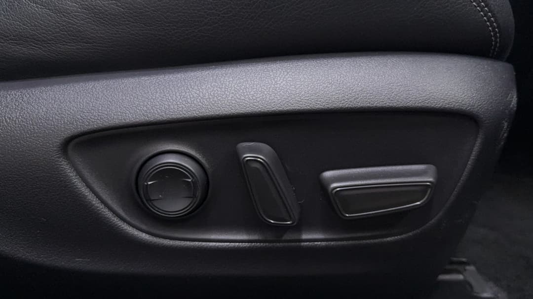 2021 Toyota RAV4 Cruiser (2WD), Automatic, 112106 km, Drivers Side Adjustment Panel