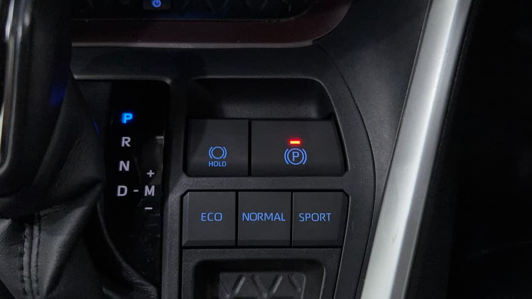 2021 Toyota RAV4 Cruiser (2WD), Automatic, 112106 km, Handbrake