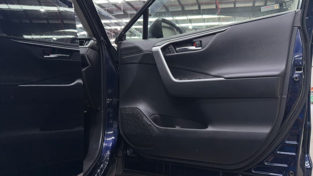 2021 Toyota RAV4 Cruiser (2WD), Automatic, 112106 km, Speaker View