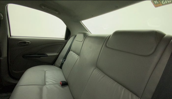 2011 Toyota Etios G, Petrol, Manual, 66,378 km, Right Side Rear Door Cabin