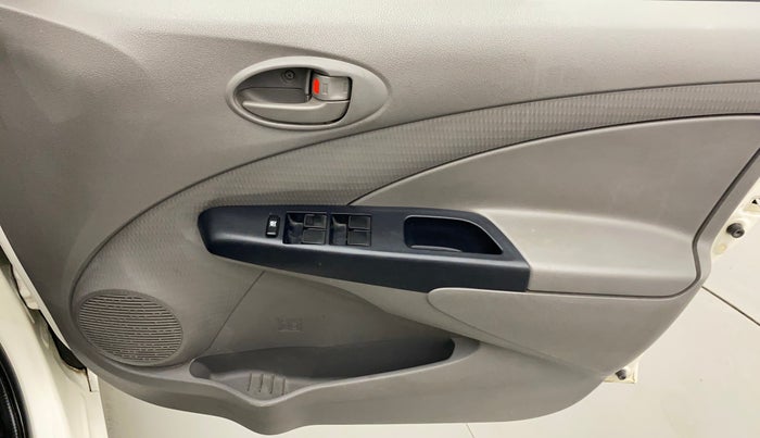 2011 Toyota Etios G, Petrol, Manual, 66,378 km, Driver Side Door Panels Control